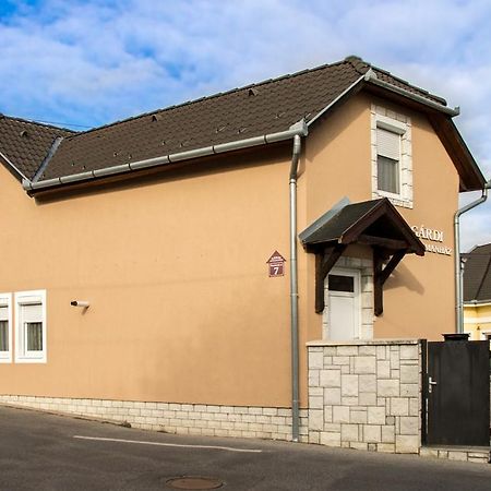 Gardi Apartman Szekszárd Eksteriør bilde