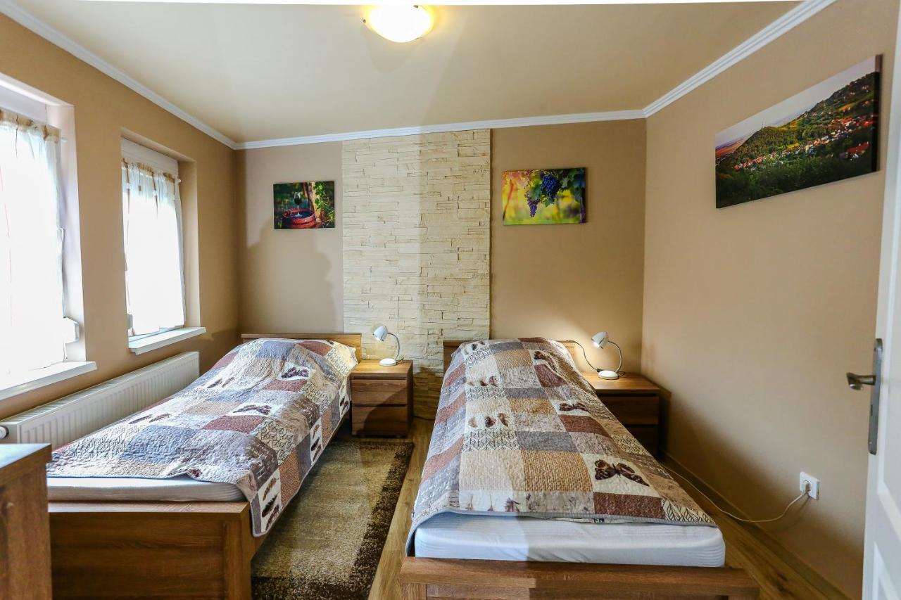 Gardi Apartman Szekszárd Eksteriør bilde