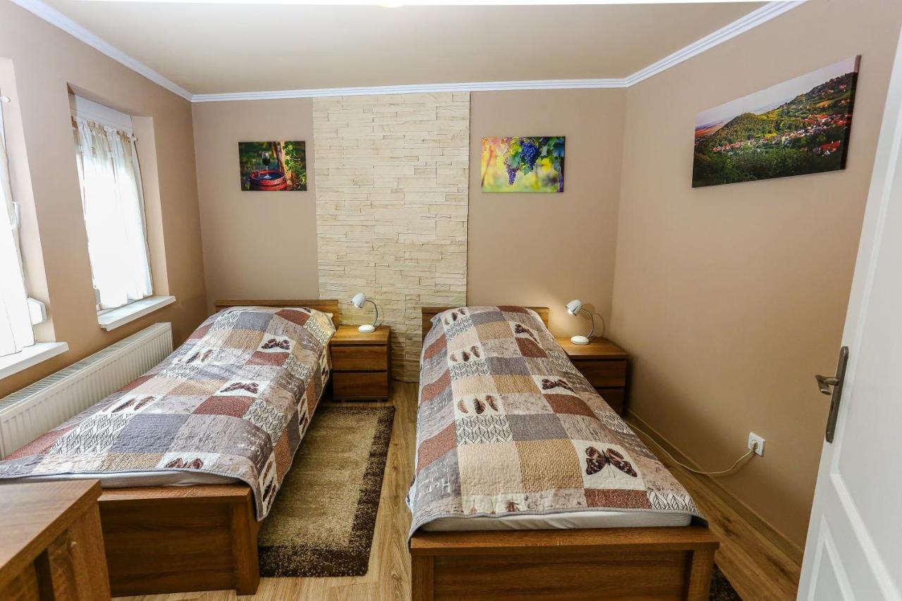 Gardi Apartman Szekszárd Eksteriør bilde