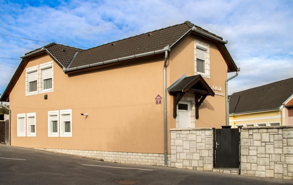 Gardi Apartman Szekszárd Eksteriør bilde