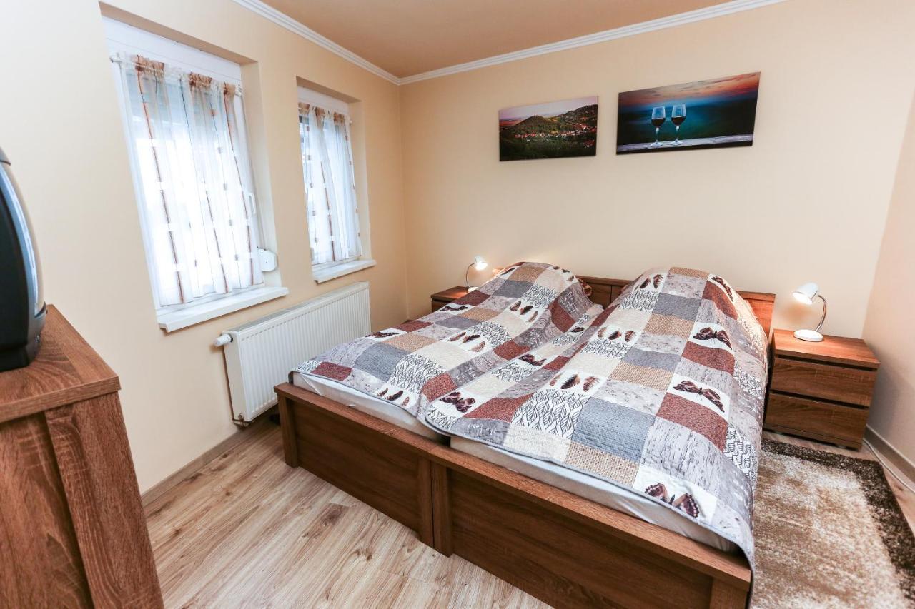 Gardi Apartman Szekszárd Eksteriør bilde